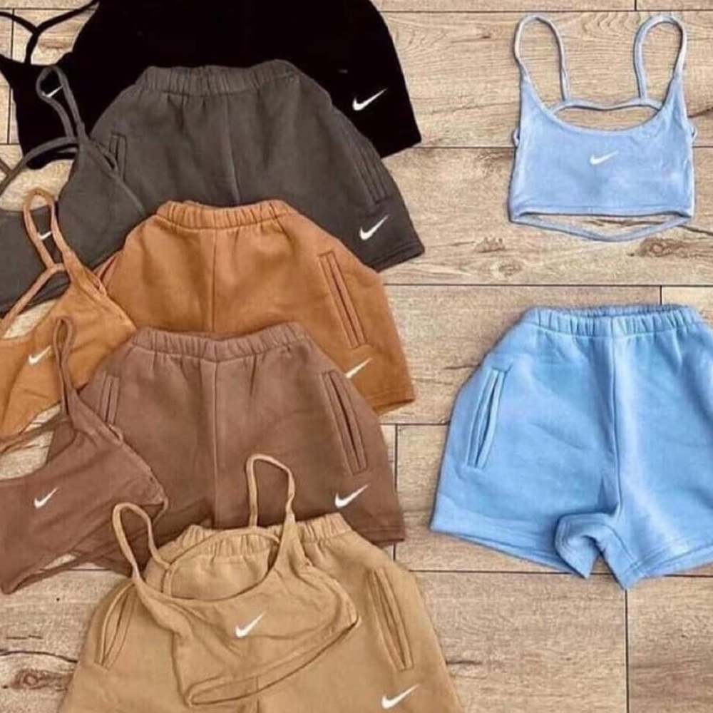 Meet your Posher, Naily